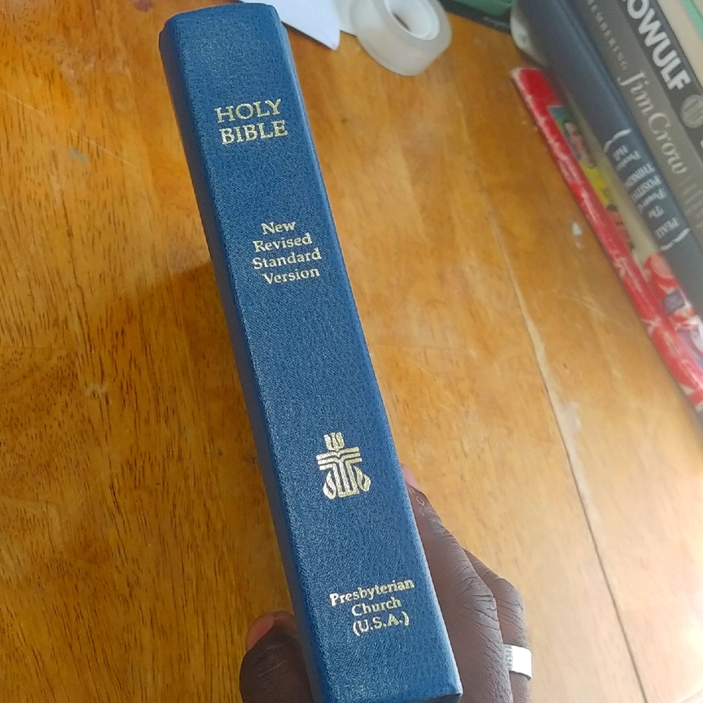 Blue Holy Bible - New Revised Standard Version
